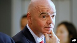 Elu en 2016 avec la promesse de "restaurer l'image de la Fifa", Gianni Infantino a officialisé sa candidature le 31 mars dernier à Doha.