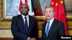 2025年2月13日，英国外交大臣戴维·拉米（David Lammy）与中国外长王毅在伦敦举行会谈。