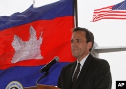 ​លោក William E. Todd ​ឯកអគ្គរដ្ឋ​ទូត​របស់​សហរដ្ឋ​អាមេរិក​