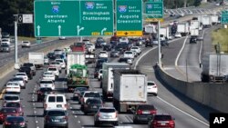 미국 플로리다 주 등 남부 지역에서 허리케인 '어마' 상륙을 앞두고 대피령이 내려진 가운데, 8일 조지아 주 남부 I-76 고속도로가 피난 차량들로 막혀있다.