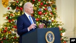 លោក​ប្រធានាធិបតី Joe Biden និយាយ​អំពី​ការឆ្លើយតប និង​ការចាក់​វ៉ាក់សាំង​កូវីដ១៩ នៅ​សេតវិមាន​ក្នុង​រដ្ឋធានី​វ៉ាស៊ីនតោន កាលពី​ថ្ងៃទី២១ ខែធ្នូ ឆ្នាំ២០២១។