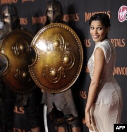 Yeni Hollivud Filmləri: “Immortals” və “Jack and Jill” (video)