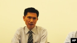 Dr. Thitinan Pongsudhirak