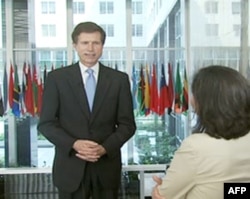 Robert Bleyk, AQSh Davlat kotibi muovini bilan suhbat, Vashington