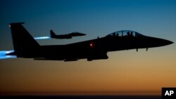 Jet tempur milik AS terbang di atas Irak utara setelah melakukan serangan udara di Suriah. (Foto: Dok)
