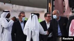 سیامک نمازی، مراد طاهباز و عماد شرقی در میان استقبال‌کنندگان در دوحه