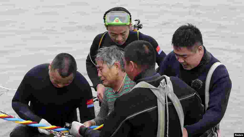 Kasar Sina Nutsewar Wani Jirgin Fasinja, Yuni 2, 2015.