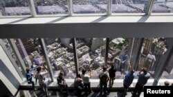 541 metrli osmono’par binoni qurish uchun 45 ming tonna po’lat, 159 ming kubometr sement ishlatilgan.