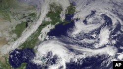 “Sandy” deb nomlangan qudratli siklon Floridadan Nyu-Gempshirgacha bo’lgan katta hududga tahdid solmoqda.