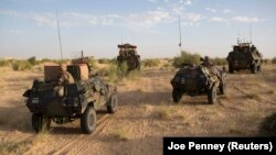 Soldats français de l'Opération Barkhane au nord de Tombouctou le 6 novembre 2014.