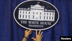 Obama prezidentligining oltinchi yilida reyting past, demokratlar ancha umidsizlangan