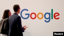 Le logo Google lors d'un événement à Paris, en France, le 16 mai 2019. REUTERS / Charles Platiau / File Photo