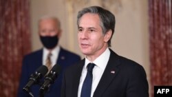 지난 4일 워싱턴 국무부 청사를 방문한 조 바이든 대통령(왼쪽)과 토니 블링컨 국무장관.