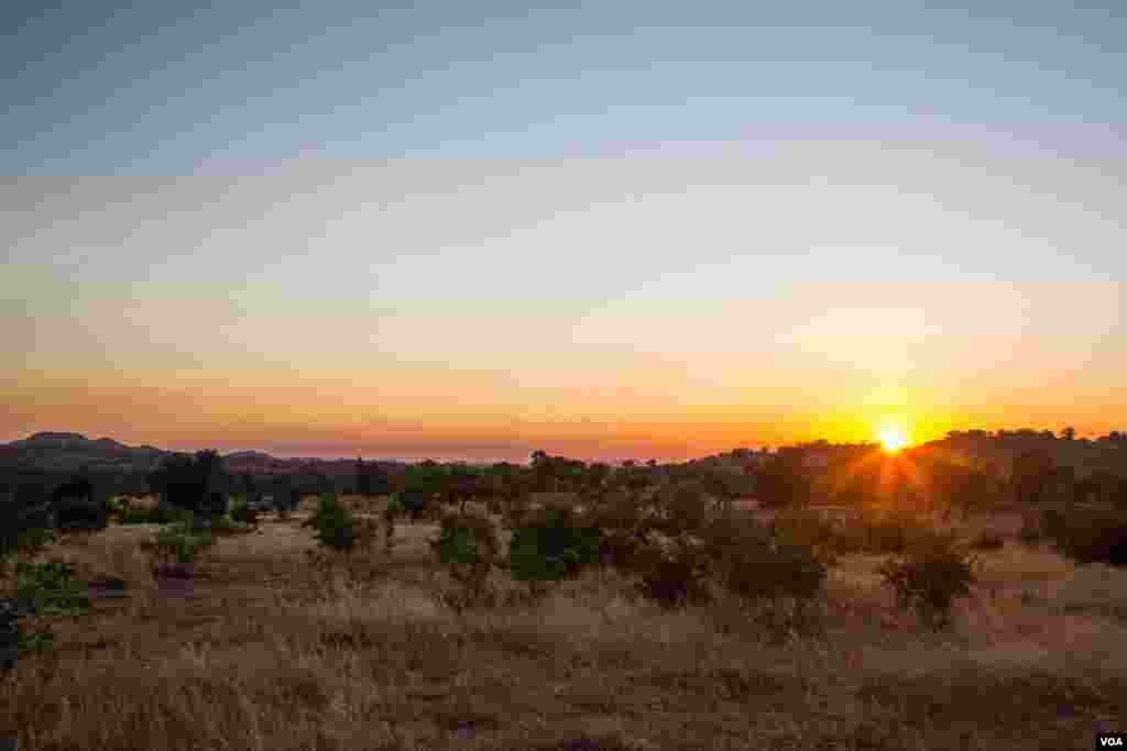 Sun sets over Delami County Sudan, after three year civil war, with no hope of change the future looks bleak. (Adam Bailes/VOA News)