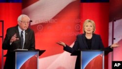 'Yan Democrats Sanata Sanders ( a dama) Tsohuwar Sakatariyar harkokin wajen Amurka Hillary Clinton