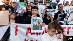 تصویری از اعتراض‌ها به جمهوری اسلامی.