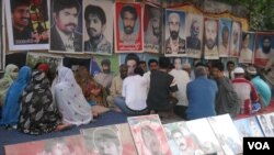 په کوټه کې د لادرکه بلوڅانو لپاره د ږغ پورته کوونکي تنظیم کېمپ.