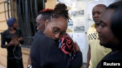 Bamwe mu bakobwa bakundana bahuje ibitsina muri Kenya 