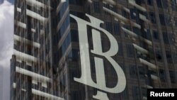 FILE - Kantor Bank Indonesia di Jakarta, 19 January 2017. (REUTERS/Fatima El-Kareem)