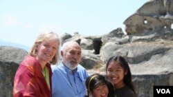 ბოცო კორიშელი ოჯახთან ერთად