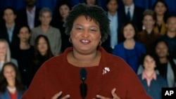 სტეისი აბრამსმა პრეზიდენტის გამოსვლის შემდეგ ქვეყანას დემოკრატიული პარტიის პასუხით მიმართა