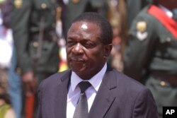 Emmerson Mnangagwa lors d'une cérémonie à Harare.