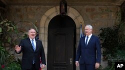 마이크 폼페오 미국 국무장관과 베니 간츠 이스라엘 청백당 대표가 13일 이스라엘 예루살렘에서 만났다. 