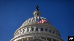 پنجشنبه شب، سنای آمریکا بعد از مجلس نمایندگان لوایح را تصویب کرد. 