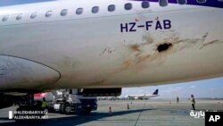 사우디아라비아 정부는 10일 아브하 공항에서 예멘 후티 반군의 공격으로 화재가 발생한 여객기의 동체 사진을 공개했다.