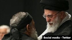 محمود کریمی، نوحه‌خوان در کنار علی خامنه‌ای 