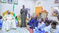 Lokacin da gwamna Zulum ya kai ziyara fadar Shehun Bama (Facebook/ Gwamnatin Borno)