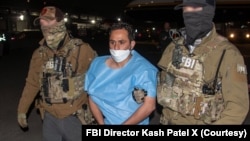 د کابل د ابي ګېټ هوايي ډګر په برید کې مشکوک لاس لرونکی محمد شریف الله امریکې ته وسپارل شو او عدالت ته وړاندې کړل شو.