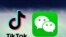 중국의 SNS 앱 '틱톡(TikTok)'과 '위챗(WeChat)' 로고.