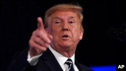 Presiden Donald Trump berbicara di Trump National Golf Club Bedminster di Bedminster, 7 Agustus 2020. (Foto: AP/Susan Walsh)