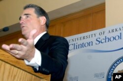 Former Congressman Billy Tauzin gives a speech in 2008.