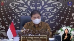 Menko Perekonomian Airlangga Hartarto dalam telekonferensi pers di Jakarta, Senin (8/2) mengatakan pemerintah resmi menetapkan PPKM Mikro 9-22 Februari 2021 (Foto:VOA)