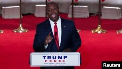 Le sénateur Tim Scott prononce un discours lors de la Convention nationale républicaine 2020 à l'Auditorium Mellon de Washington, aux États-Unis, le 24 août 2020. (REUTERS/Kevin Lamarque)