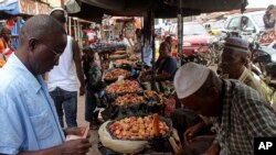 Un marché à Conakry (AP Photo/ Youssouf Bah)