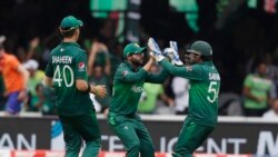 پاکستان میں جنوبی افریقہ کے ساتھ ہونے والی ہوم سیریز کے بارے میں تجزیہ کاروں کا ماننا ہے کہ پاکستانی ٹیم، جنوبی افریقہ کی ٹیم کے مقابلے میں کم تجربہ کار ہے۔ (فائل فوٹو)