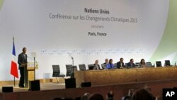 Prezident Obama anjumanda so'zlamoqda, Parij, 30-noyabr, 2015-yil