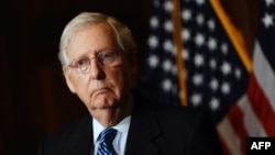 Senatda ko'pchilik sardori Mitch Makkonel