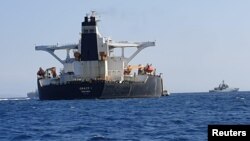 이란산 원유를 시리아로 운송 중인 것으로 추정되는 유조선 '그레이스 1'이 4일 영국령 지브롤터 근해에서 포착됐다. 