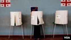 გადაუწყვეტელი ამომრჩევლის რაოდენობა 26-დან 34 პროცენტამდე მერყეობს. ზურაბ ქურციკიძის (EPA) ფოტო