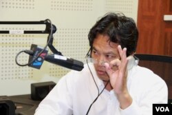 លោកបណ្ឌិត សុខ ទូច សាកលវិទ្យាធិការនៃសាកលវិទ្យាល័យខេមរៈ​ និងជា​អ្នកស្រាវជ្រាវ​រឿង​ផែនទី​នៃ​រាជបណ្ឌិត​សភា​កម្ពុជា