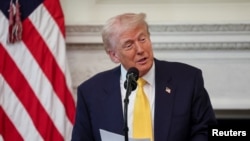 Le président Donald Trump lors d’une session d'affaires à la Maison Blanche avec les gouverneurs d'Etats américains réunis à Washington DC pour la réunion hivernale de la ‘National Governors Association’ (NGA), le 21 février 2025.