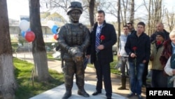 „მწვანე კაცუნების" ძეგლი ოკუპირებულ სევასტოპოლში