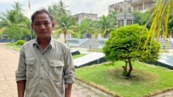 លោក នង ចាន់ផល អ្នករស់រានមានជីវិតពីមន្ទីរ ស២១ ផ្ដល់បទសម្ភាសជាមួយ VOA កាលពីថ្ងៃទី០២ ខែកញ្ញា ឆ្នាំ២០២០ ក្នុងបរិវេណសារមន្ទីរទួលស្លែង។