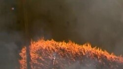 Firefighters Scramble to Contain Blaze Outside Sydney