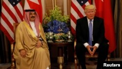 Rais Donald Trump akutana na Mfalme wa Bahrain Hamad bin Isa Al Khalifa, huko Riyadh, Saudi Arabia, Mei 21, 2017. 