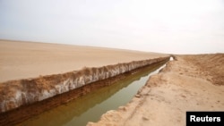A la frontière avec la Libye, Sabkeht Alyun, Tunisie, le 6 février 2016. 